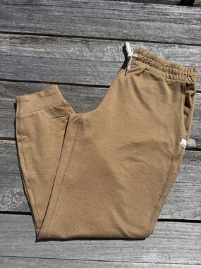 VUORI WOMEN'S PERFORMANCE JOGGER size SMALL NWOT